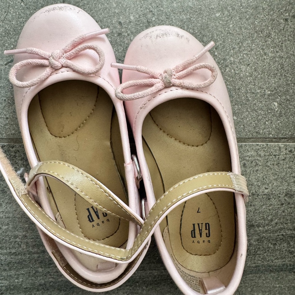 Toddler ballet style flats in size 7